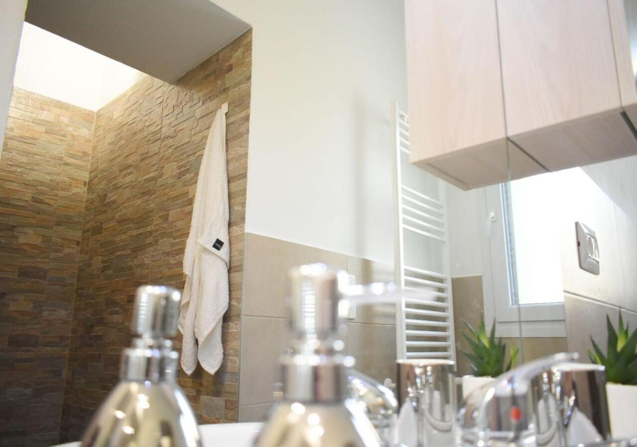 Casa Peschiera-Linate-Milano Apartment เปสเคียรา บอร์โรเมโอ ภายนอก รูปภาพ